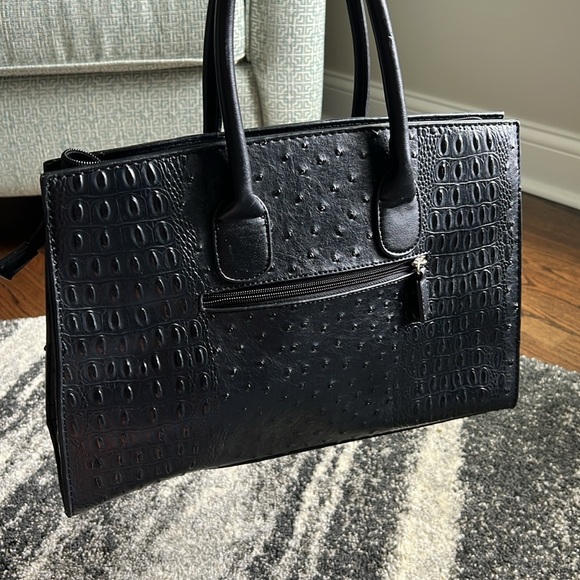 Black Purse - Picture 5 of 12